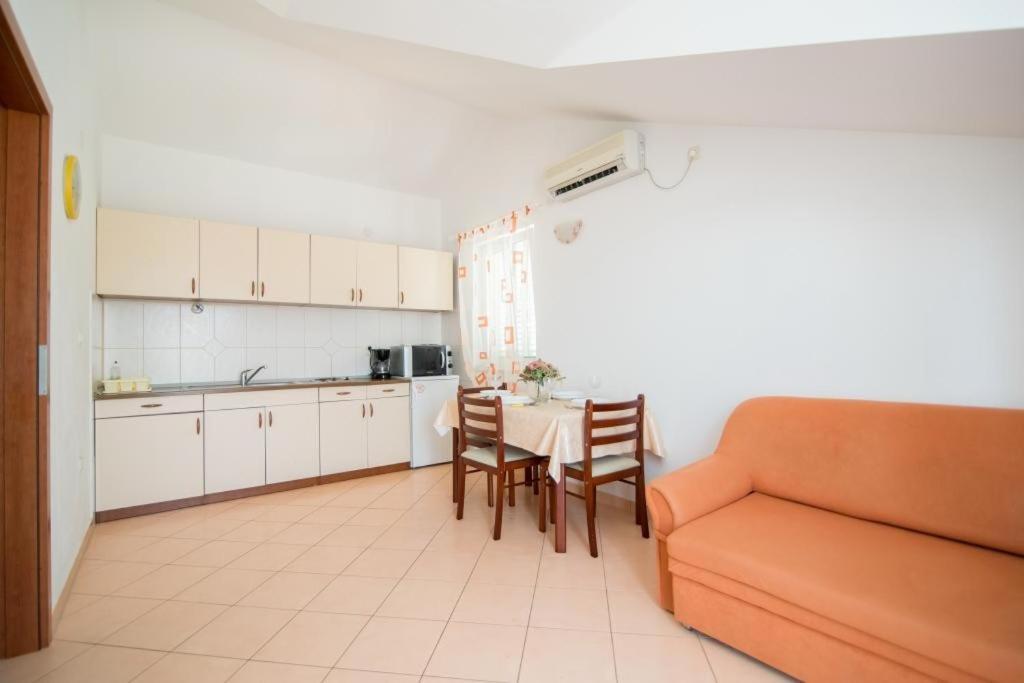 Apartments Batinic ซูเปตาร์ ภายนอก รูปภาพ